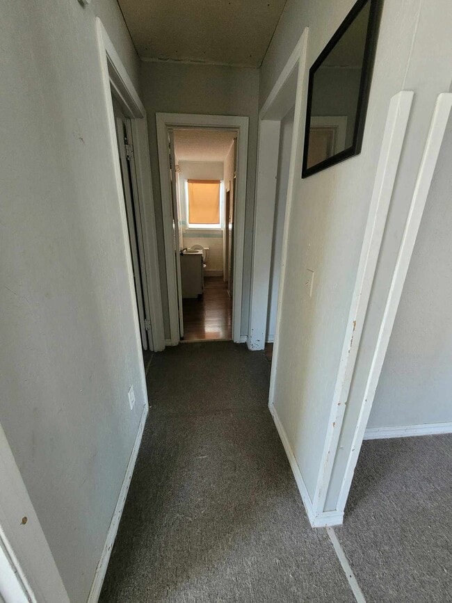 1005 N B St