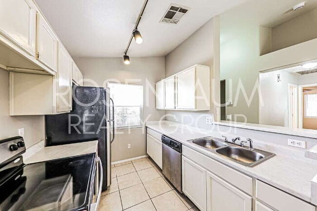 Photo - Gorgeous 3-bedrooms, 2-baths home located ...