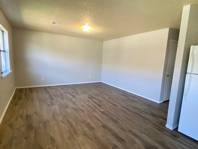 Living Room - 300 Fink Dr Unit E