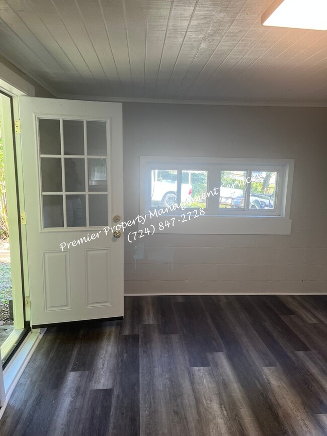 Photo - 2727 9th Ave