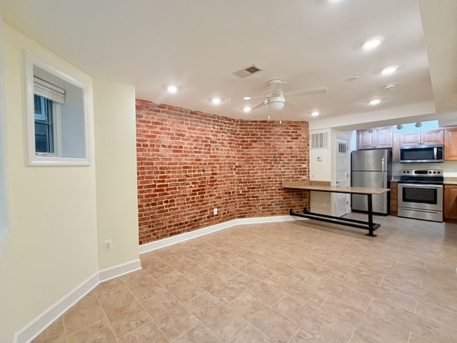 Photo - 1833 Lamont St NW Unit 001