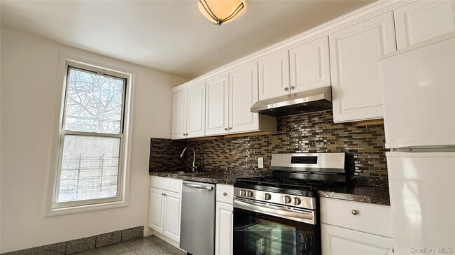 Photo - 50-21 Celtic Ave Unidad Apt 1