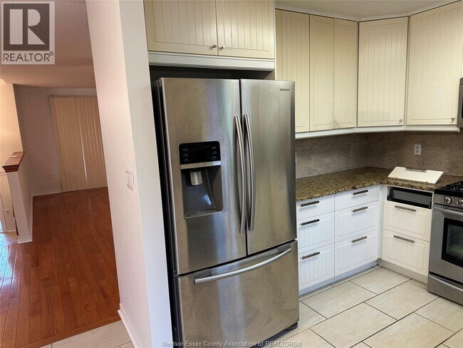 Photo - 2289 Randolph Ave