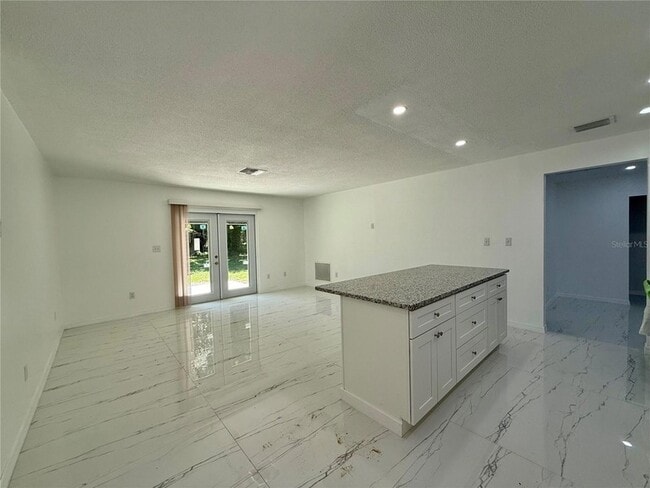 Photo - 1617 Birch St