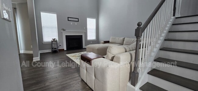 Photo - 4413 Stole Rd