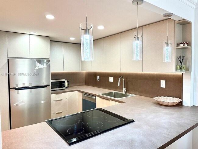 Building Photo - 1849 S Ocean Dr Unit 605