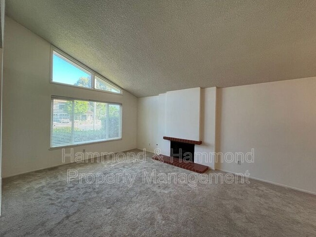 Photo - 11735 La Tierra Ct