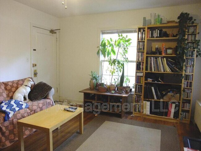 Photo - 8404 Greenwood Ave Unidad #2