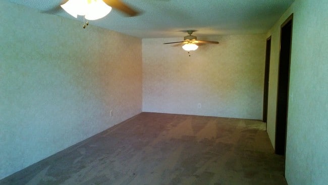 Living Room/ Dining