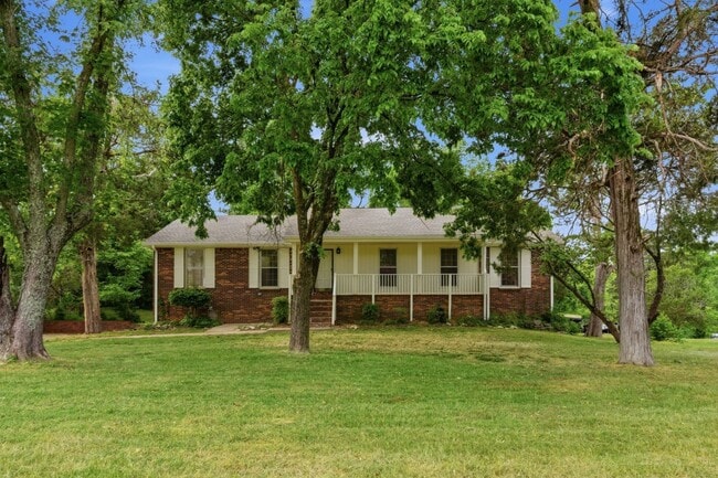308 Brookview Ct