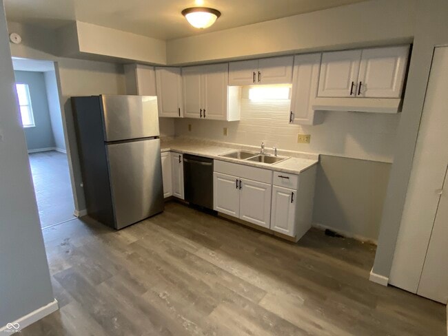 Photo - 1329 Millerwood Ct