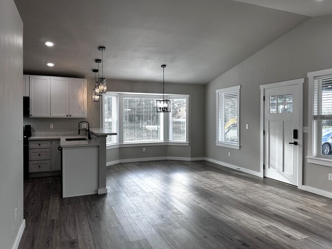 Photo - 207 S Razor Clam Dr SW