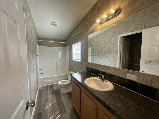 Photo - 1939 Annapolis Ave