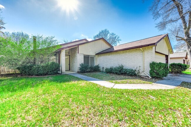 Photo - 3423 Nutwood Ln