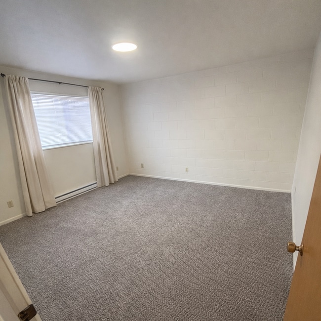 Photo - 2006 W Woodriver Dr