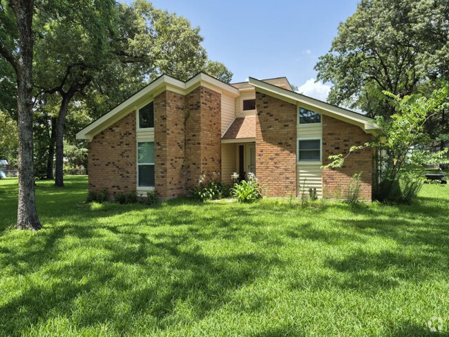 Building Photo - 320 Lakeview Dr Rental