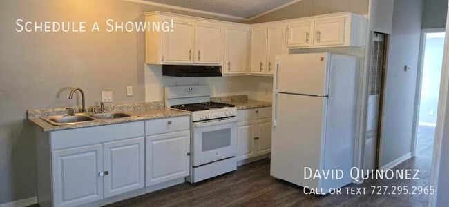 Building Photo - 116 Primrose Ln