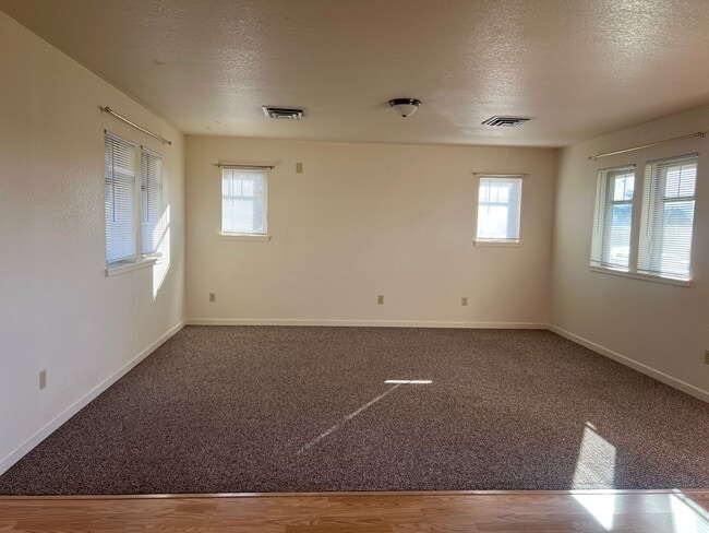 Photo - 655elli Unit B