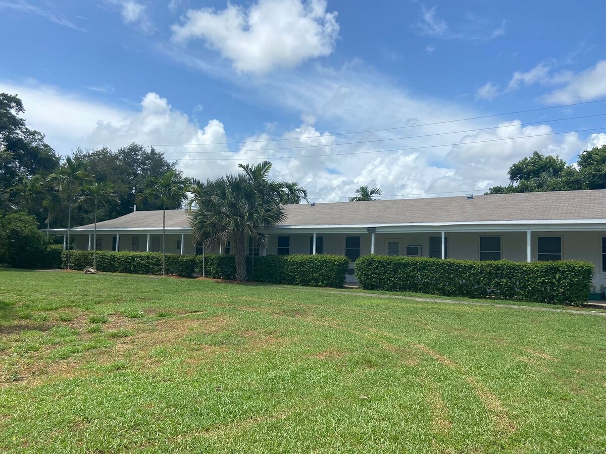 Photo - $995 Sec dep special with IN UNIT LAUNDRY ...