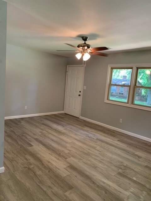 Photo - 907 Boyce St