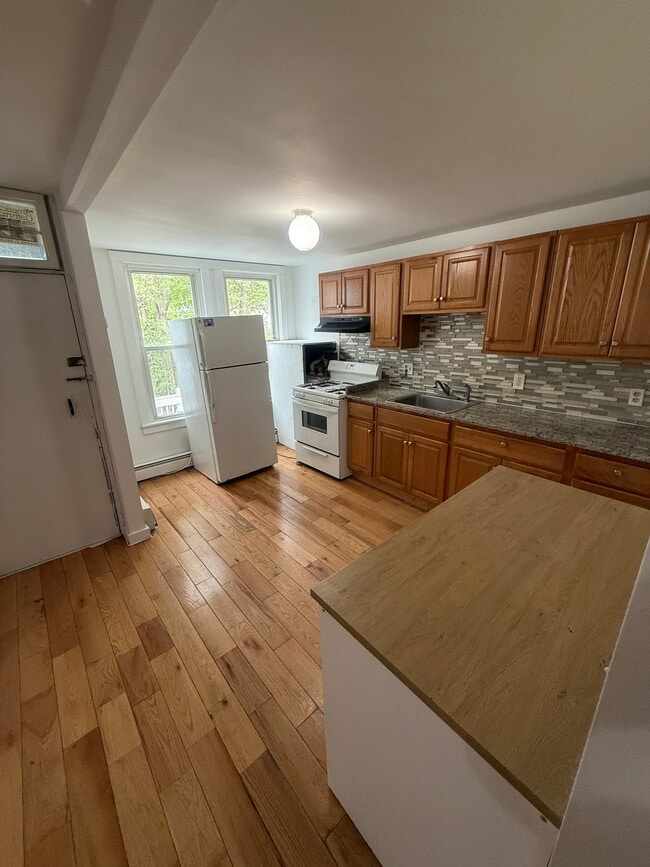 Photo - 509 Medford St Unit 2