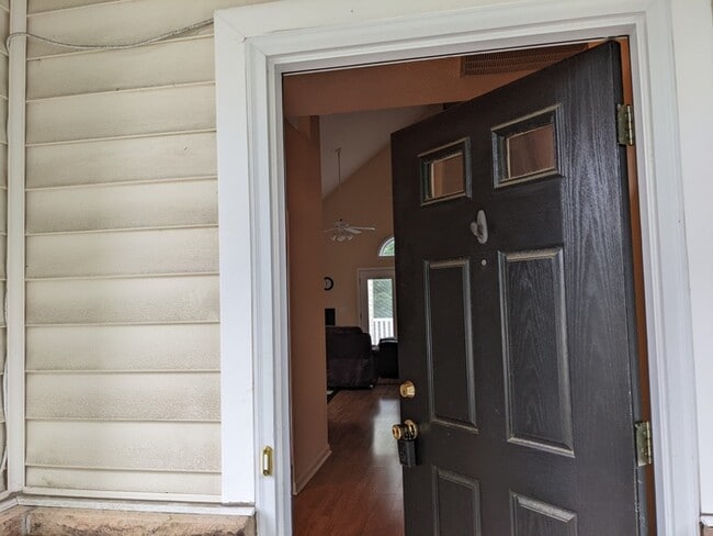 Photo - 960 Cinnamon Dr