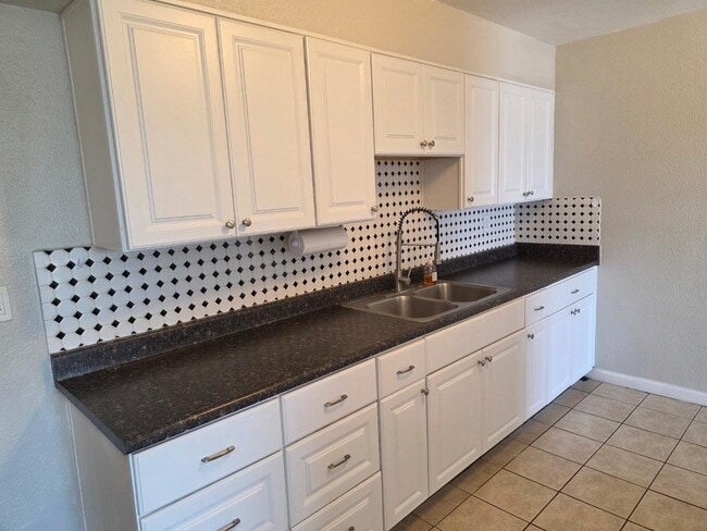 Photo - 1320 W Sahuaro Dr