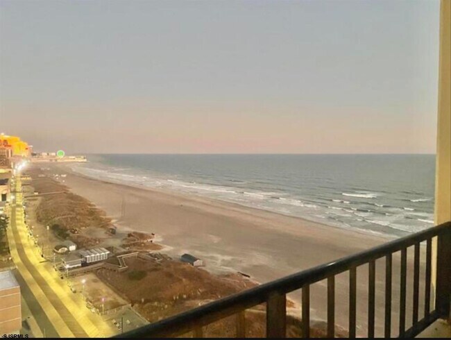 Photo - 3851 Boardwalk Unit 2405