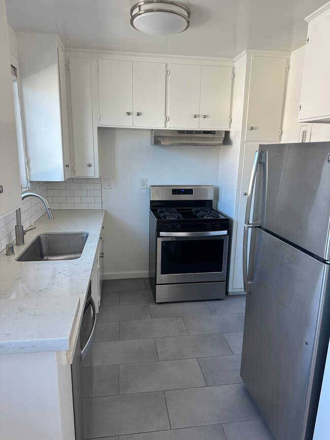 Building Photo - 6070 Pickford St Unit 8665-9