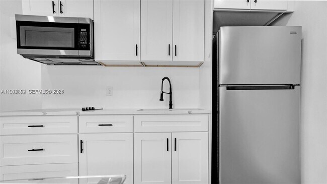 Photo - 32 SW 9th St Unit 3