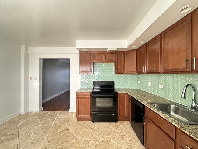 Photo - 7630.5 N Milwaukee Ave Unit B4