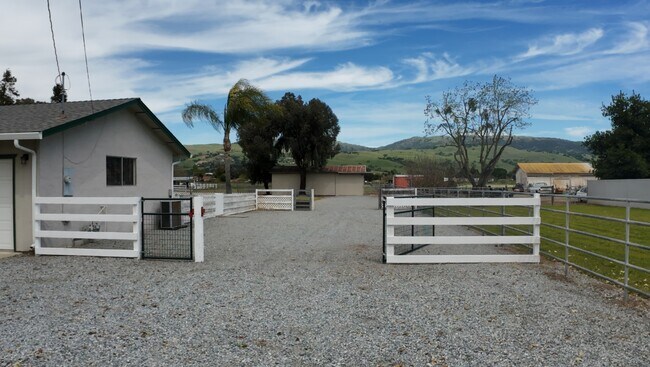 Photo - 14320 Sycamore Ave