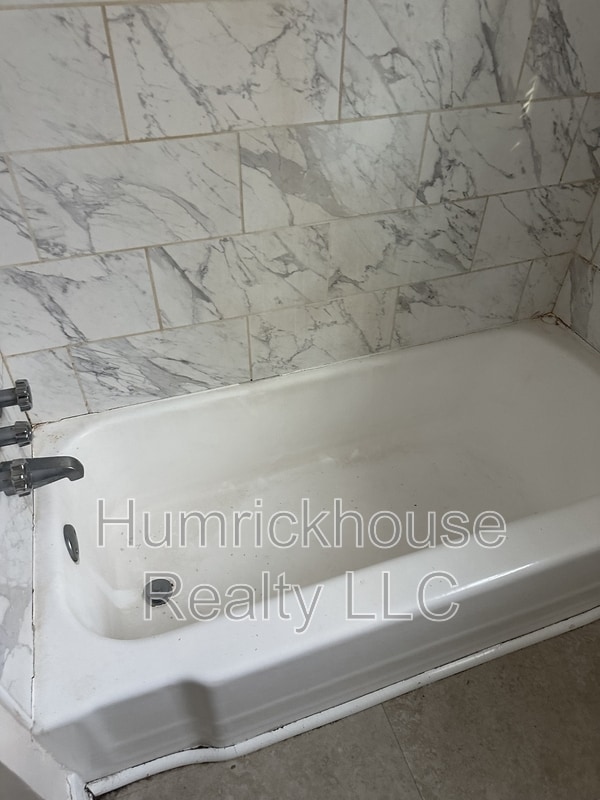 Photo - 1601 Grovewood Dr