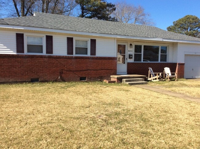 Photo - Spacious 3-bedroom 1 bath available now /H...