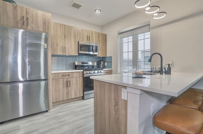 212 70th St Unit 201
