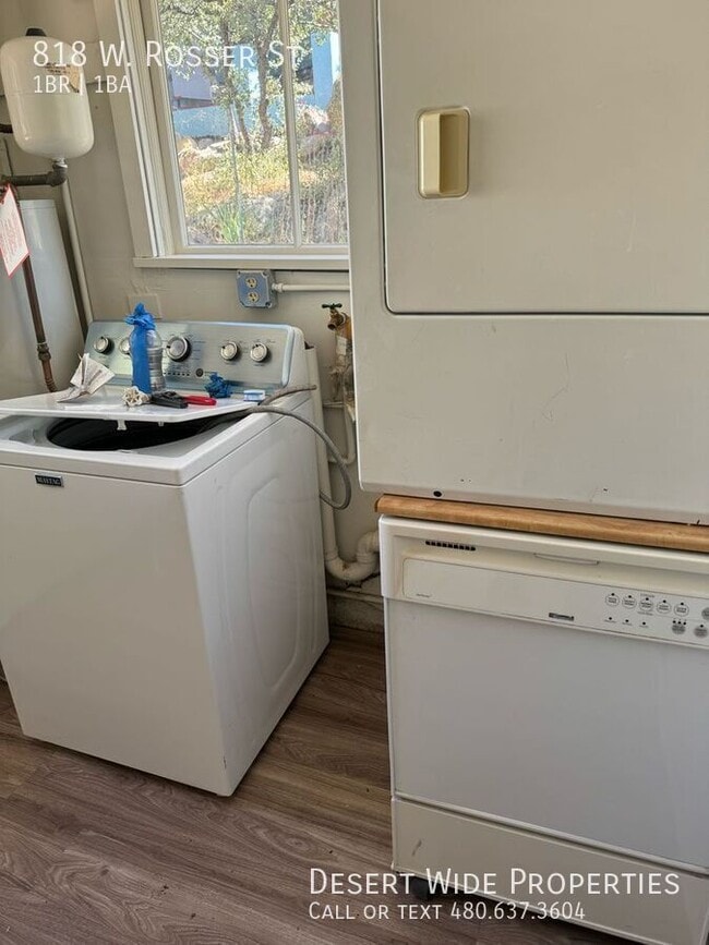 Photo - 818 W Rosser St