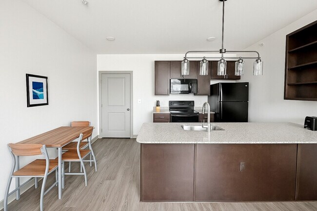 Photo - 111 E 4th St Unit SI ID1075283P