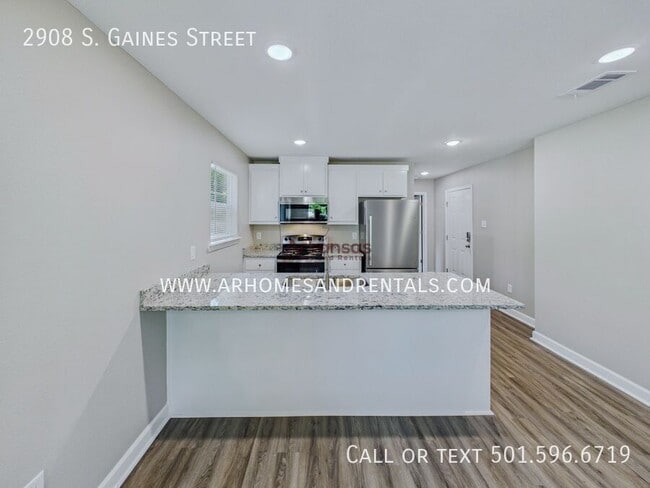 Photo - 2908 S Gaines St