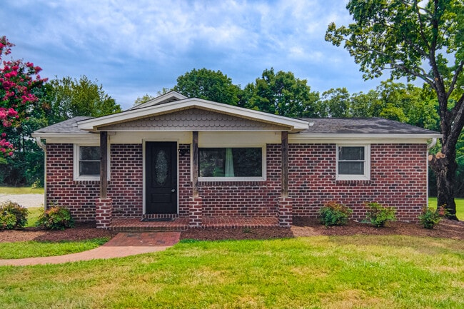 Building Photo - 8603 Haw River Rd