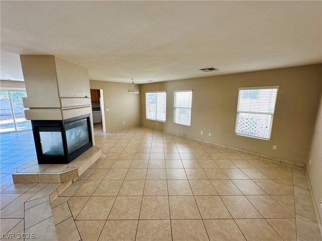 Photo - 964 Plantain Lily Ave