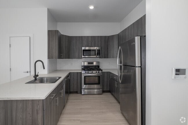 2BR, 2BA - Kitchen - The Fairmount at McGinley