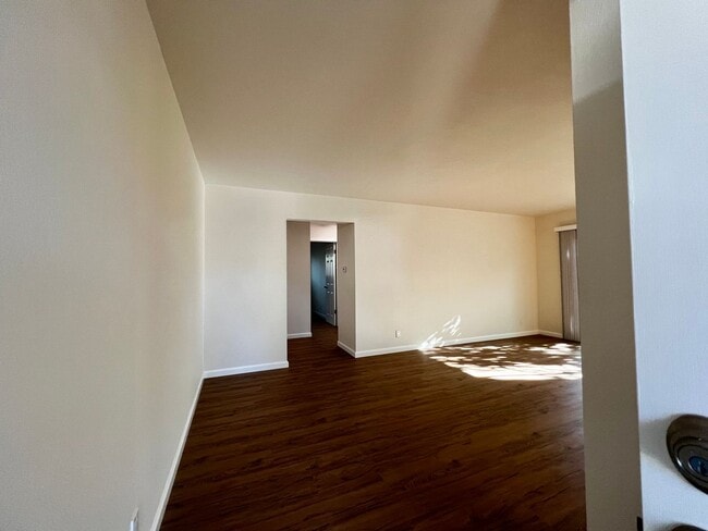 Photo - MAI1880-1884 Unit MAI1880