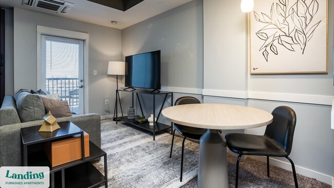 Photo - 335 W 9th St Unidad 906.1403838