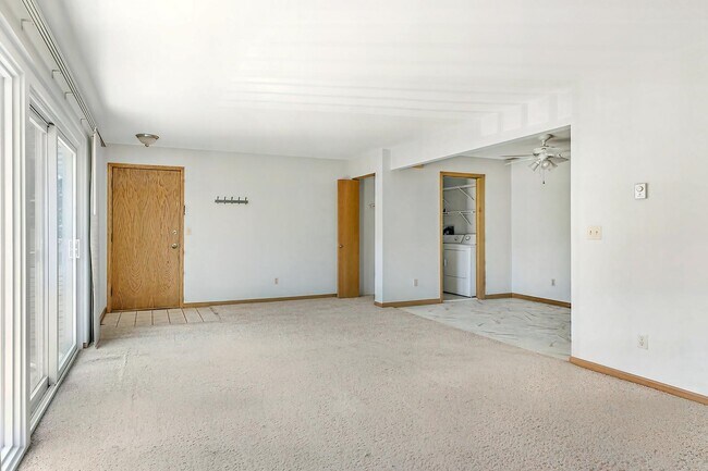 16 W Klubertanz Dr