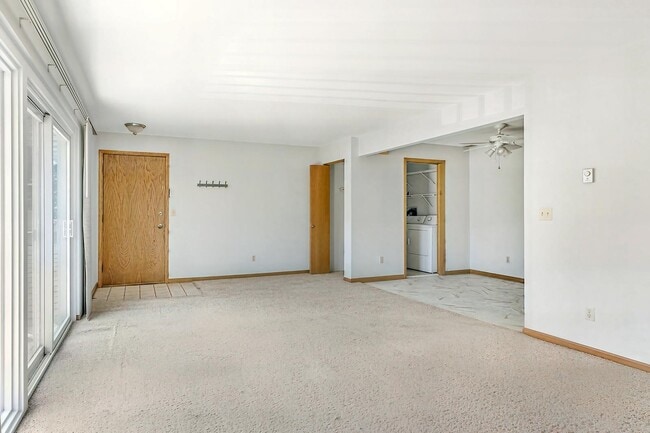 Photo - 16 W Klubertanz Dr