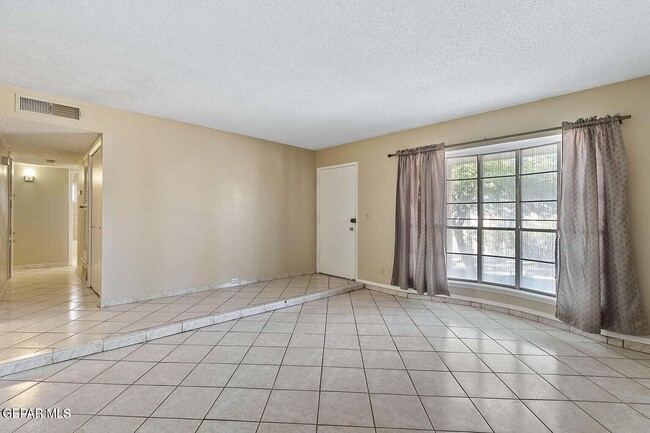 Photo - 220 Rio Tinto Dr