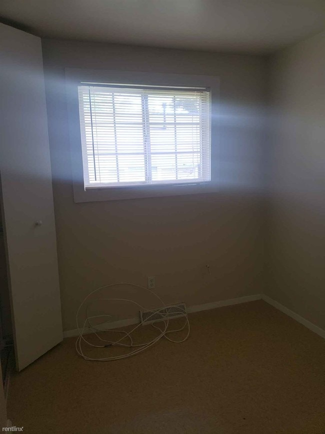 Photo - 3 br, 1 bath - 2505 Lynhaven Ave