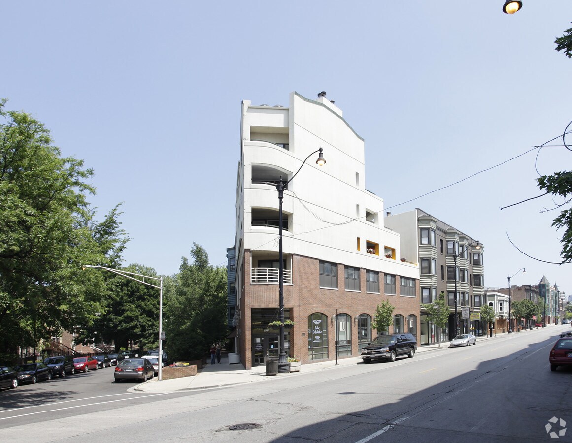 Primary Photo - 2535 N Lincoln Ave