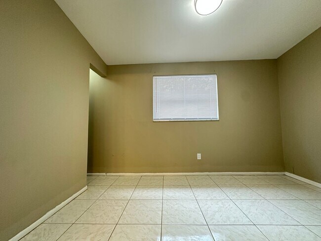 Photo - 8728 N Mandarine Pl Unidad B