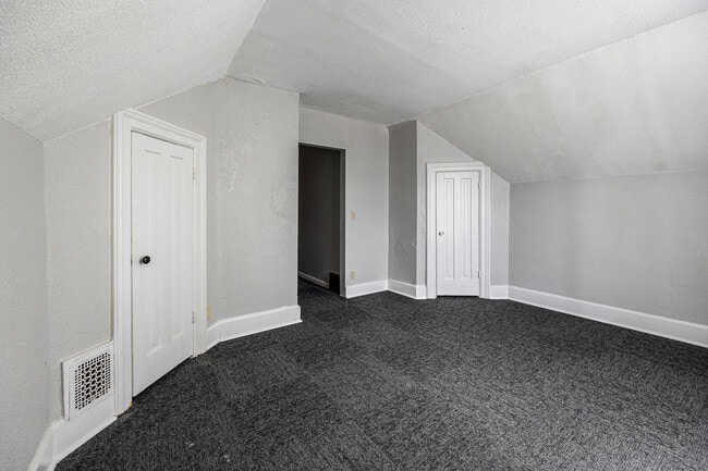 Photo - 215 E South St Unit 3